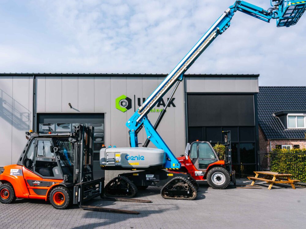 Verhuur van heftrucks, hoogwerkers en ruwterrein bij Ubak Machines website WordPress